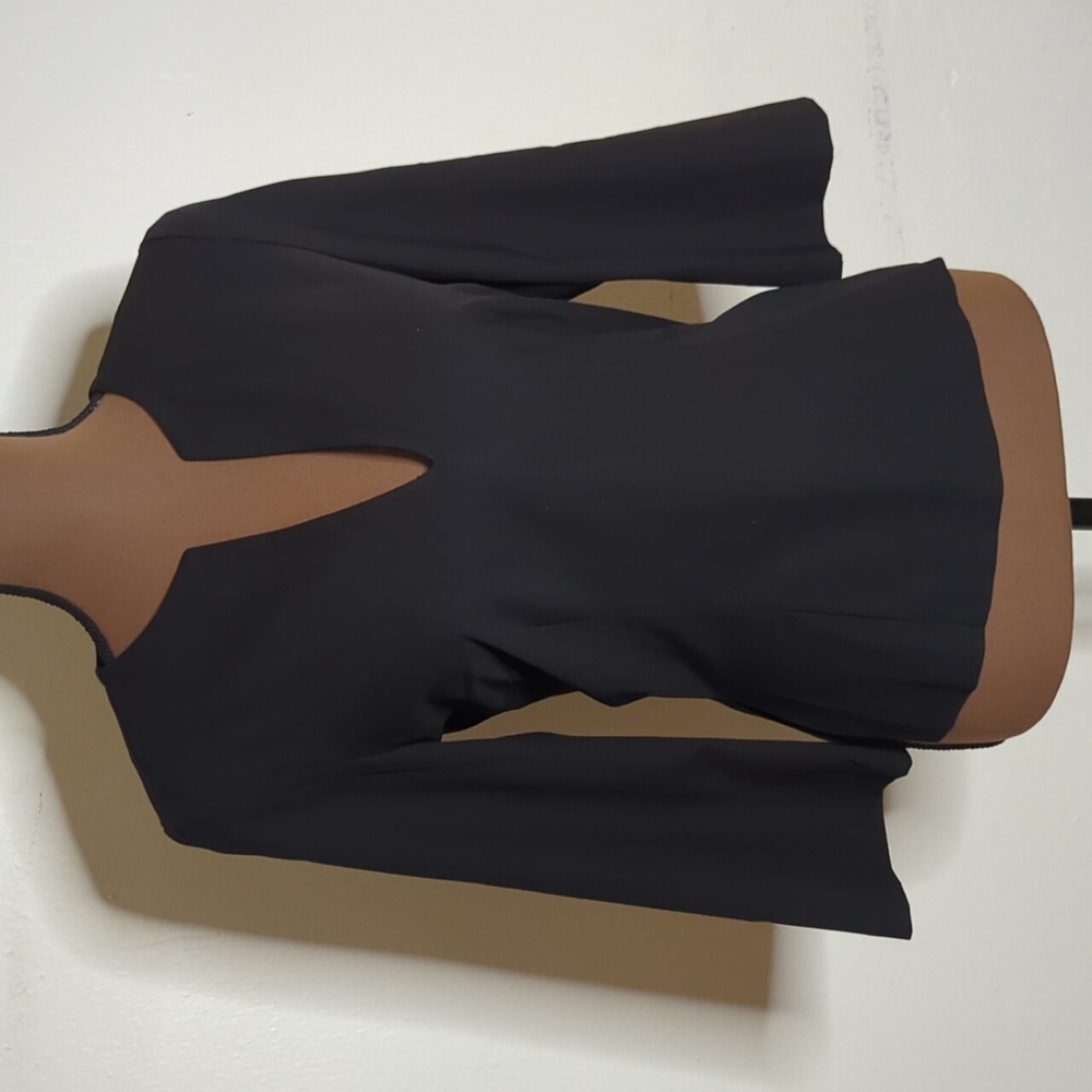 Trina Turk black 3/4 sleeve top size 4